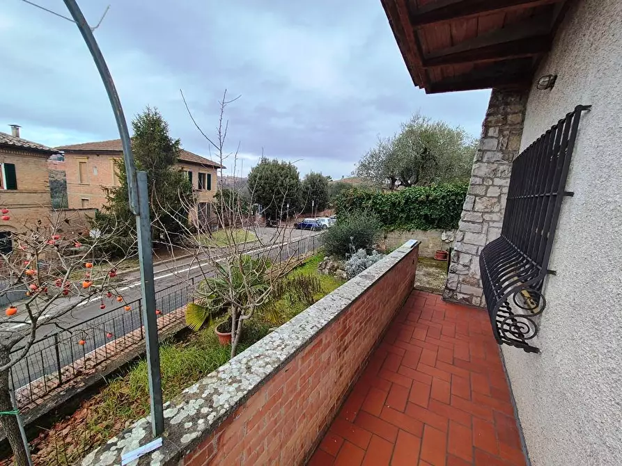 Immagine 2 di Casa indipendente in vendita  a Siena