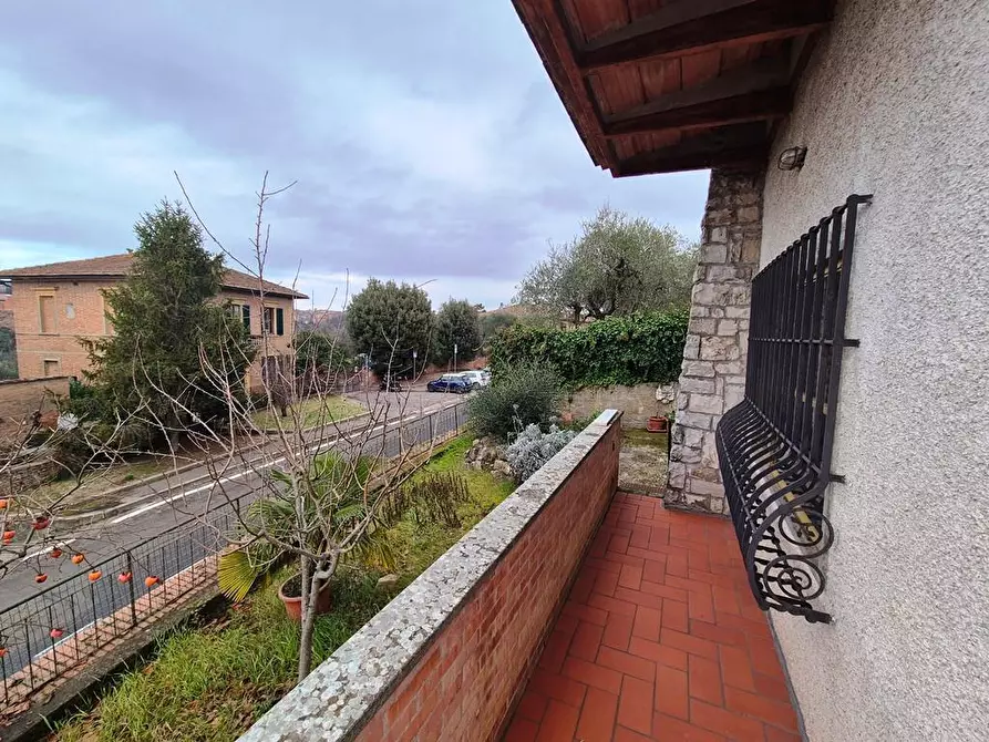 Immagine 3 di Casa indipendente in vendita  a Siena