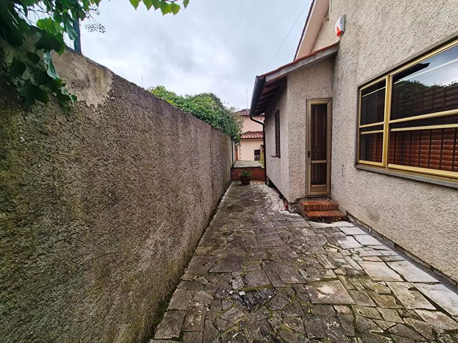 Immagine 7 di Casa indipendente in vendita  a Siena