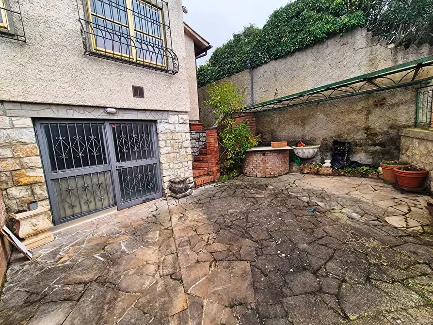 Immagine 11 di Casa indipendente in vendita  a Siena