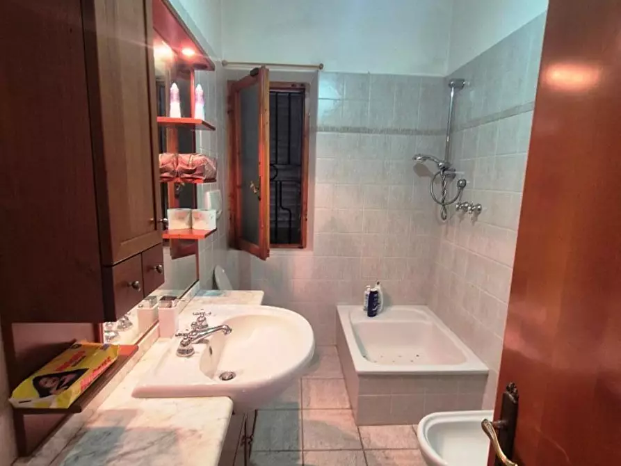 Immagine 30 di Casa indipendente in vendita  a Siena