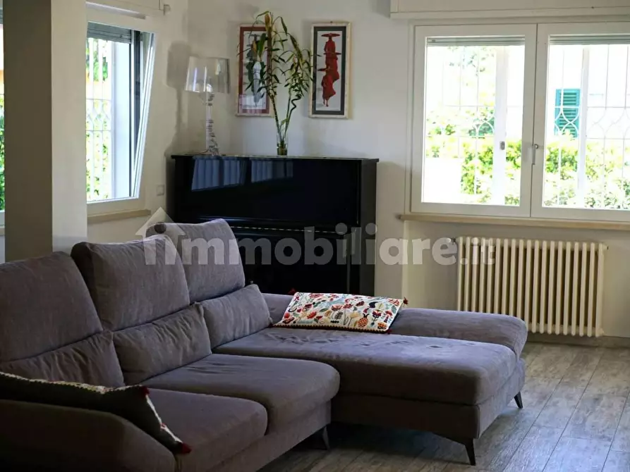 Immagine 6 di Villa in vendita  a Forte Dei Marmi