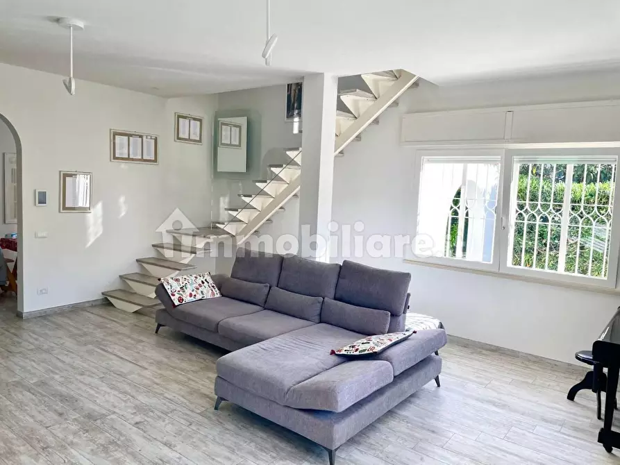 Immagine 7 di Villa in vendita  a Forte Dei Marmi