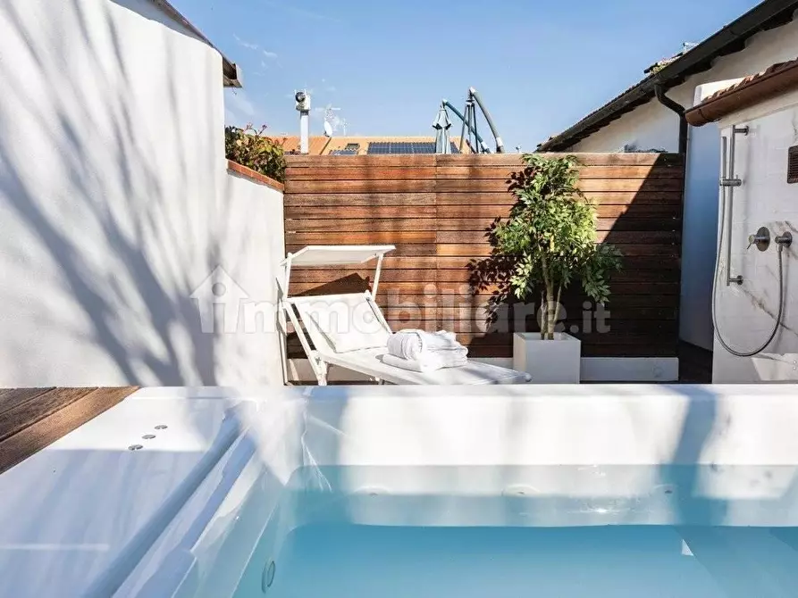 Immagine 22 di Villetta a schiera in vendita  a Forte Dei Marmi