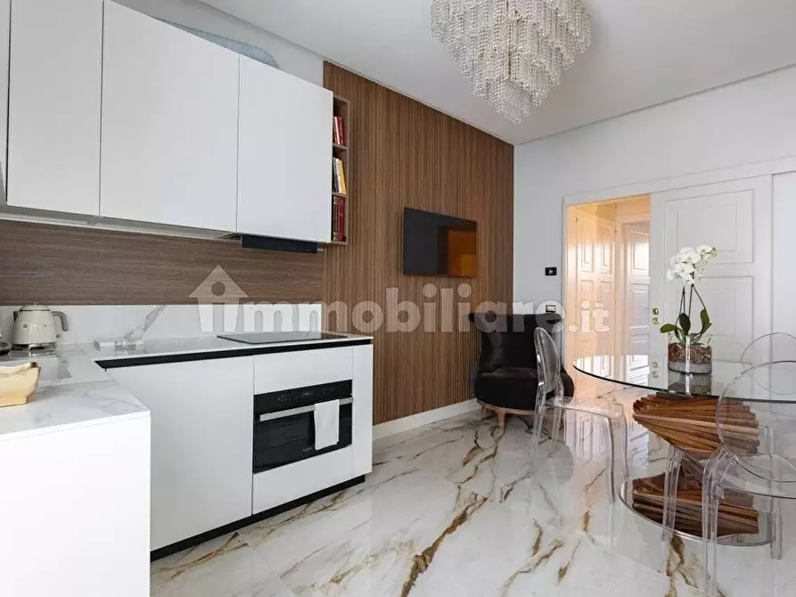 Immagine 1 di Villetta a schiera in vendita  a Forte Dei Marmi