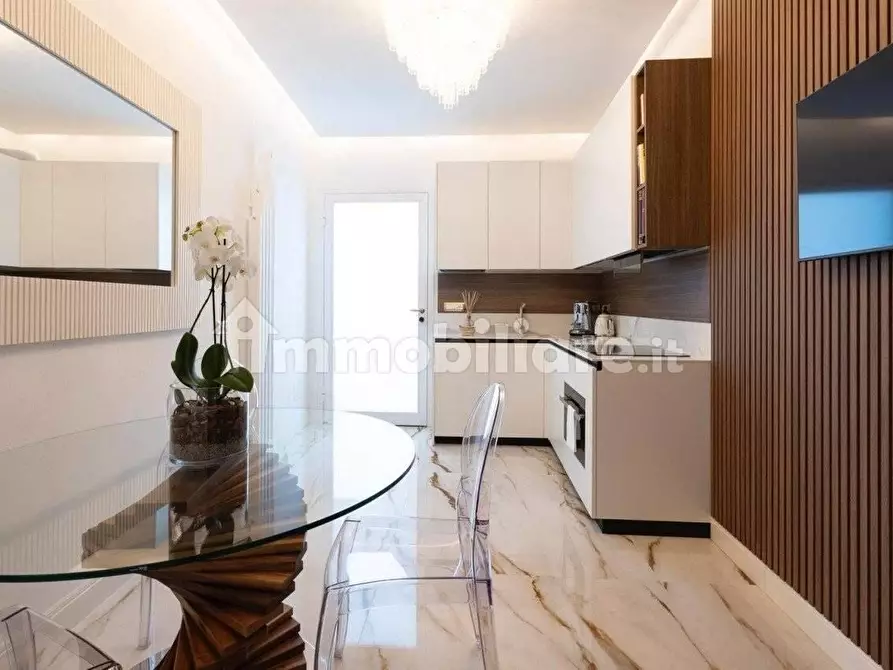 Immagine 2 di Villetta a schiera in vendita  a Forte Dei Marmi