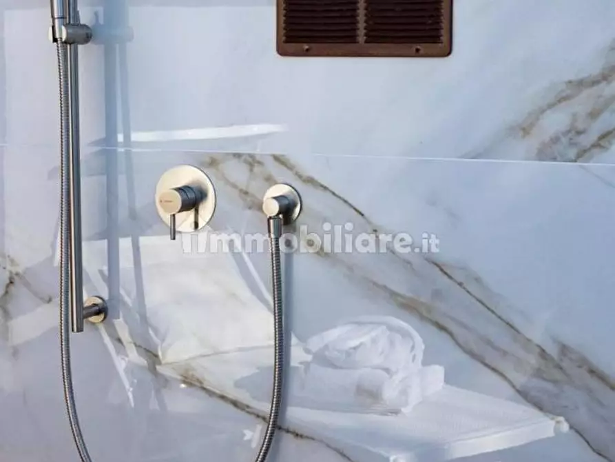 Immagine 18 di Villetta a schiera in vendita  a Forte Dei Marmi