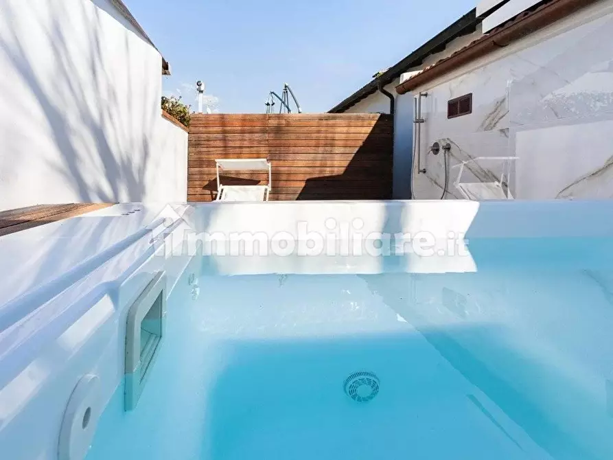 Immagine 15 di Villetta a schiera in vendita  a Forte Dei Marmi