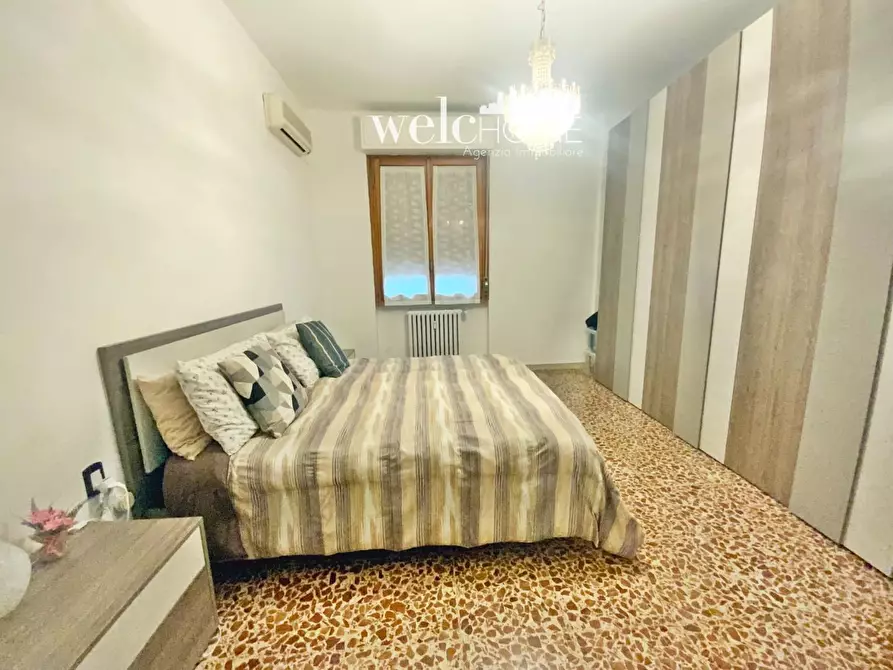 Immagine 11 di Appartamento in vendita  a Campi Bisenzio