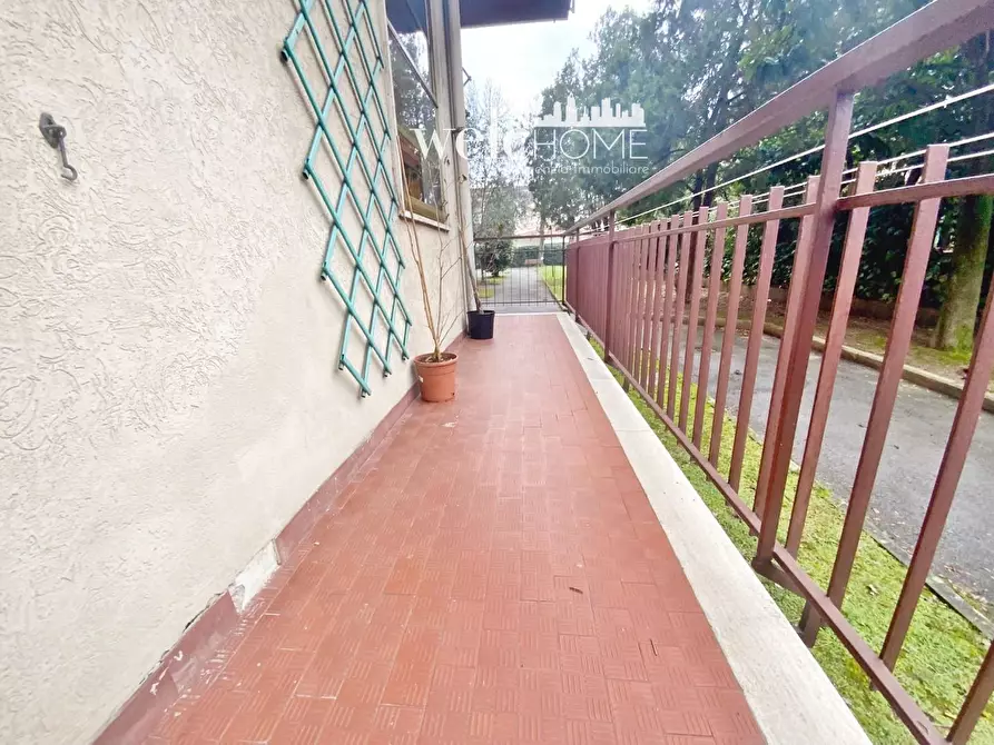 Immagine 17 di Appartamento in vendita  a Campi Bisenzio