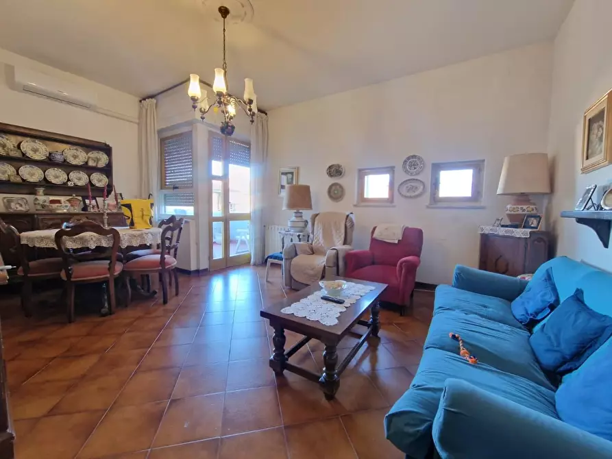 Immagine 1 di Appartamento in vendita  a Carrara