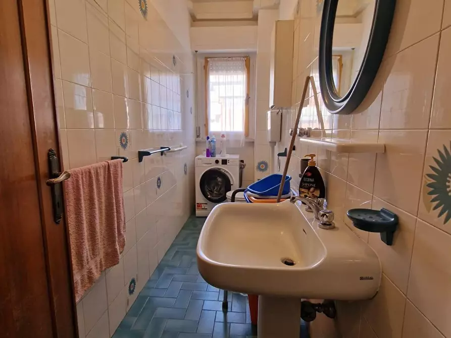 Immagine 27 di Appartamento in vendita  a Carrara