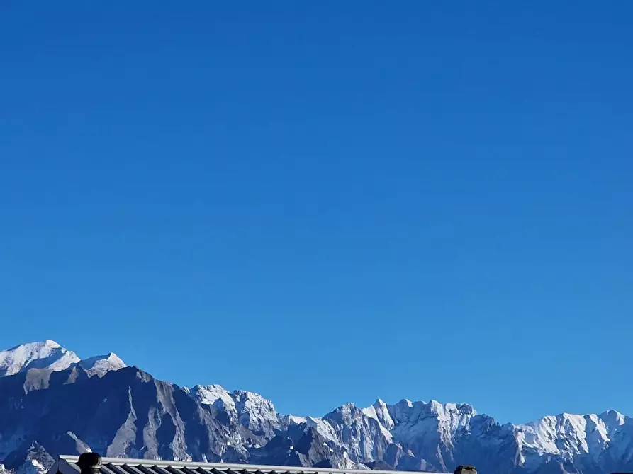 Immagine 9 di Appartamento in vendita  a Carrara