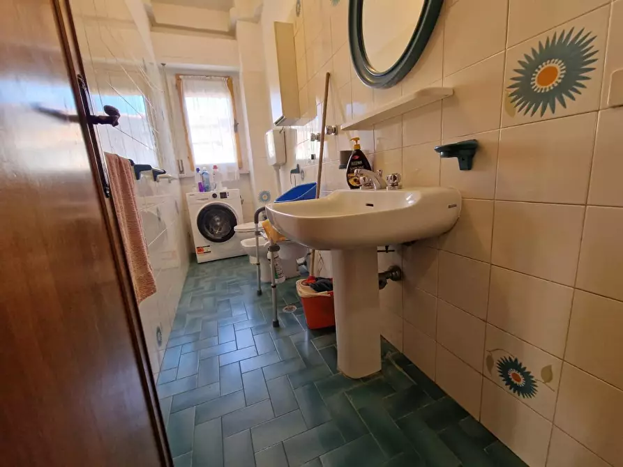 Immagine 26 di Appartamento in vendita  a Carrara