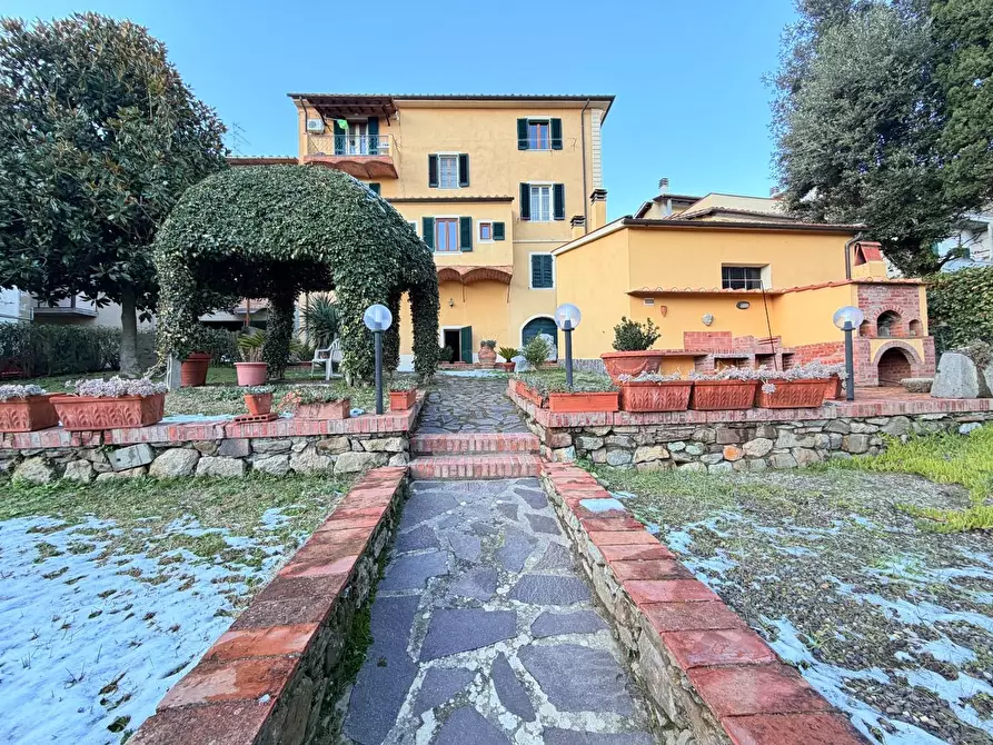 Immagine 1 di Villa in vendita  a Chianni