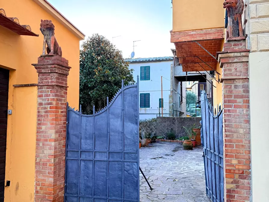 Immagine 5 di Villa in vendita  a Chianni