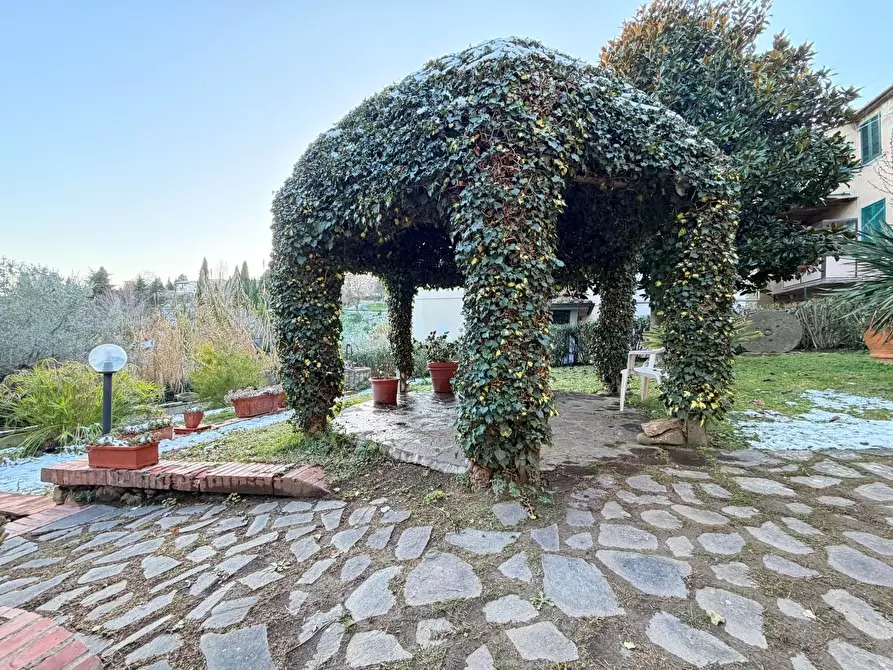 Immagine 8 di Villa in vendita  a Chianni
