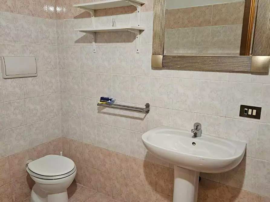 Immagine 7 di Appartamento in vendita  a Livorno