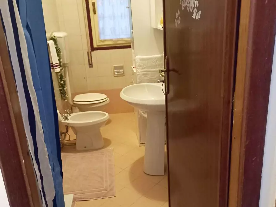 Immagine 9 di Appartamento in vendita  a Viareggio