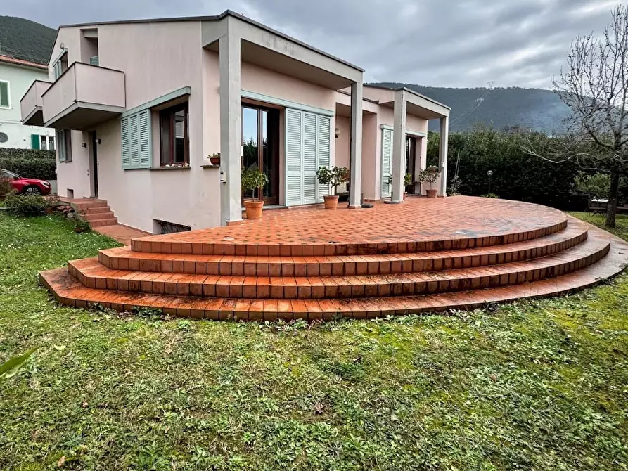 Immagine 15 di Villa in vendita  a San Giuliano Terme