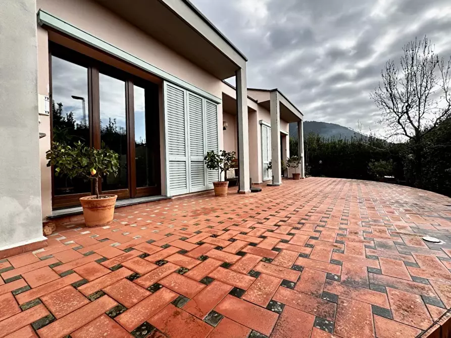 Immagine 9 di Villa in vendita  a San Giuliano Terme