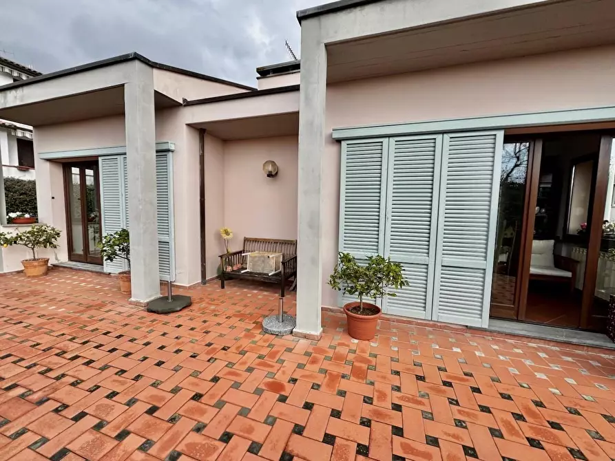Immagine 7 di Villa in vendita  a San Giuliano Terme