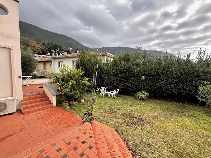 Immagine 10 di Villa in vendita  a San Giuliano Terme