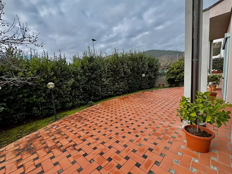 Immagine 8 di Villa in vendita  a San Giuliano Terme