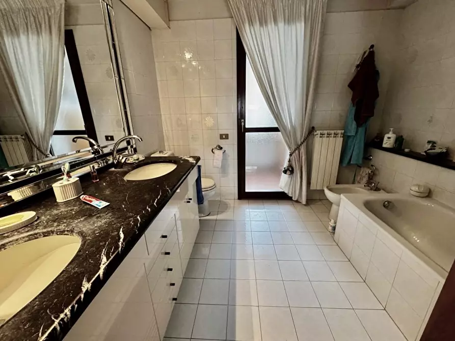 Immagine 47 di Villa in vendita  a San Giuliano Terme