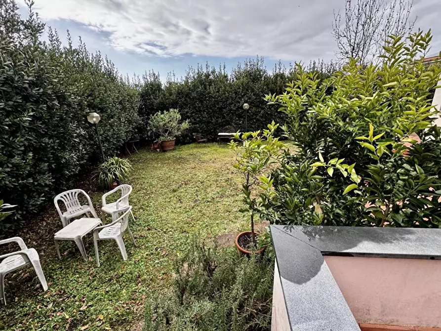 Immagine 6 di Villa in vendita  a San Giuliano Terme