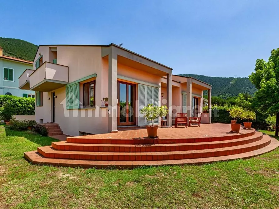 Immagine 56 di Villa in vendita  a San Giuliano Terme