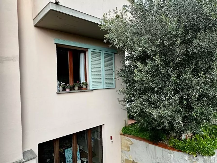 Immagine 5 di Villa in vendita  a San Giuliano Terme