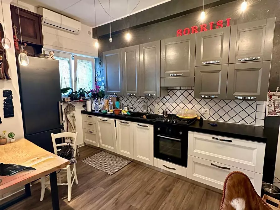 Immagine 1 di Porzione di casa in vendita  a Campiglia Marittima