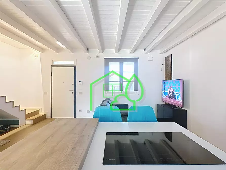 Immagine 13 di Villetta a schiera in vendita  a Viareggio