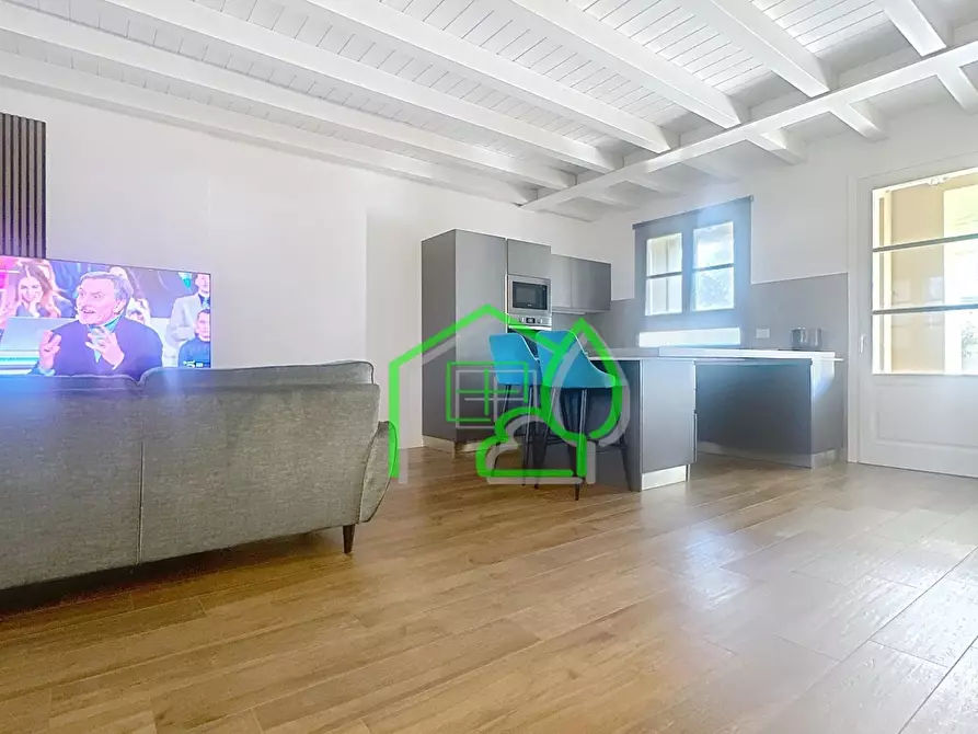 Immagine 11 di Villetta a schiera in vendita  a Viareggio