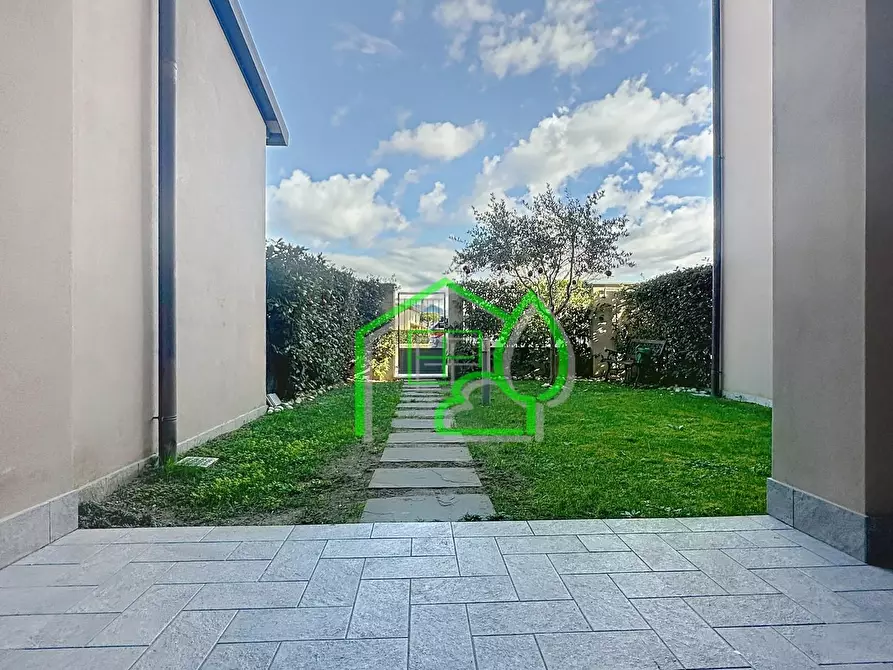 Immagine 24 di Villetta a schiera in vendita  a Viareggio