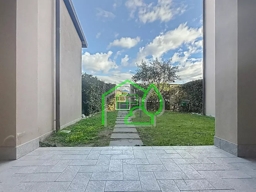 Immagine 23 di Villetta a schiera in vendita  a Viareggio