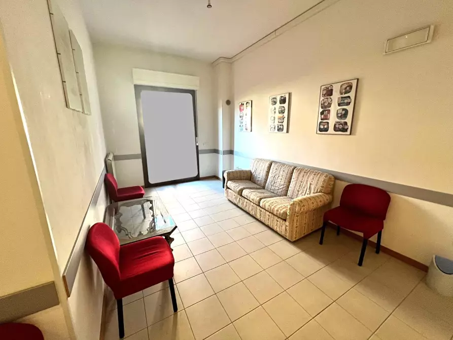 Immagine 3 di Ufficio in vendita  a Montelupo Fiorentino