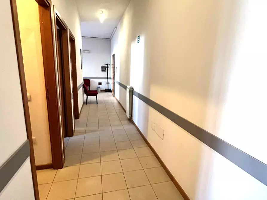 Immagine 11 di Ufficio in vendita  a Montelupo Fiorentino