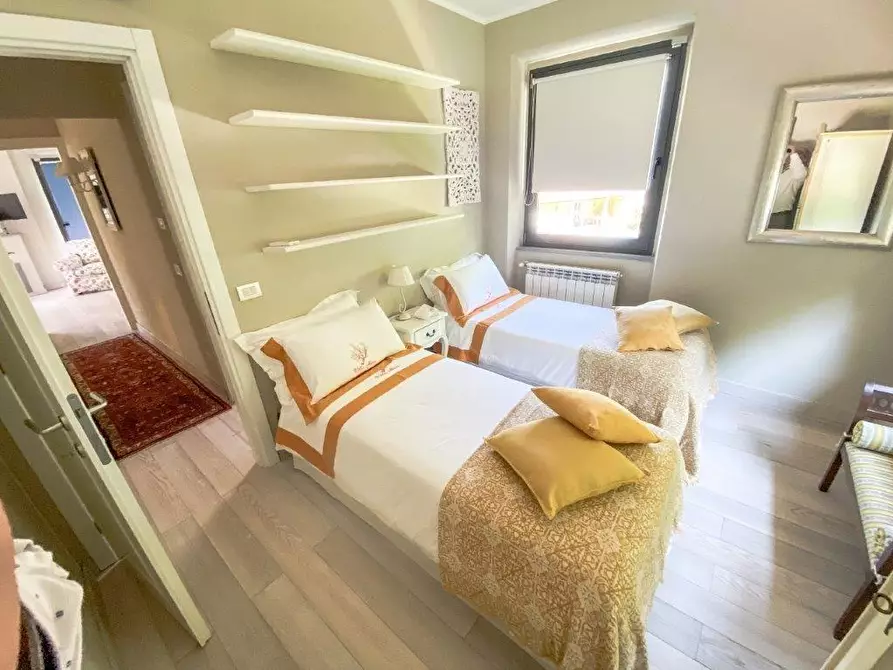 Immagine 26 di Villa in vendita  a Camaiore