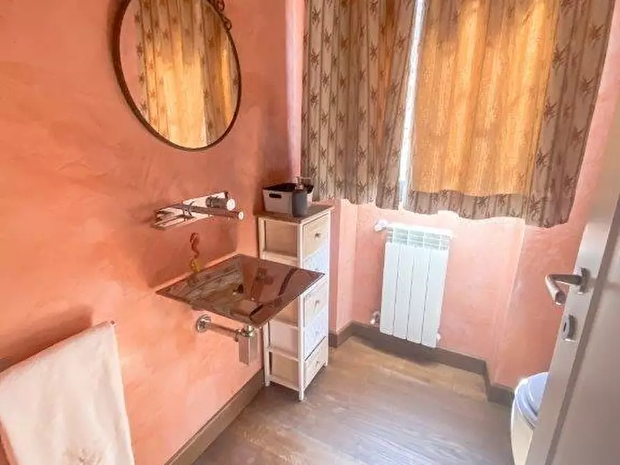 Immagine 14 di Villa in vendita  a Camaiore