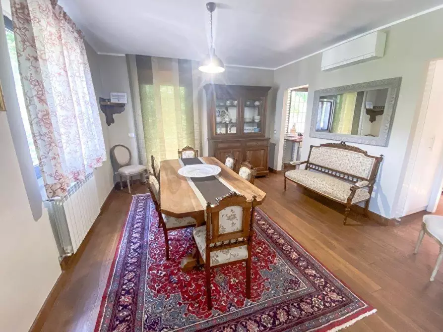 Immagine 13 di Villa in vendita  a Camaiore