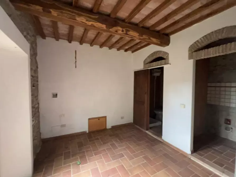 Immagine 6 di Casa colonica in vendita  a Riparbella