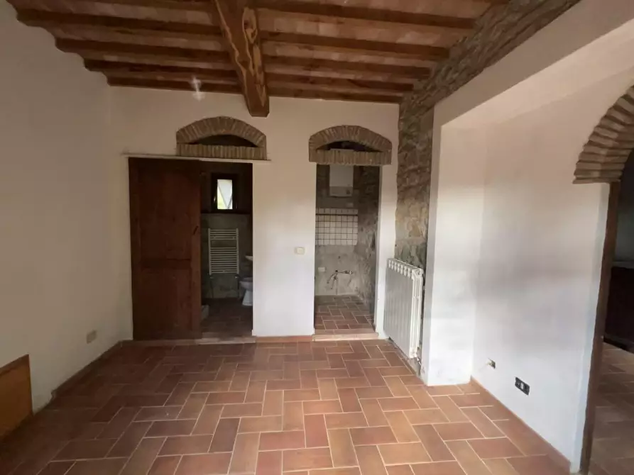 Immagine 8 di Casa colonica in vendita  a Riparbella