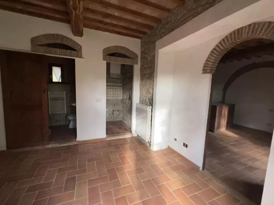 Immagine 10 di Casa colonica in vendita  a Riparbella