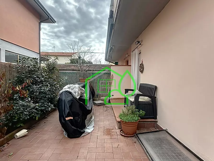 Immagine 26 di Villetta a schiera in vendita  a Viareggio