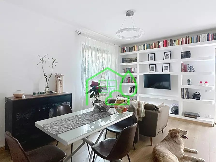 Immagine 1 di Villetta a schiera in vendita  a Viareggio