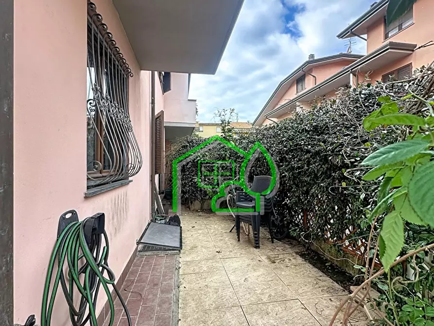 Immagine 25 di Villetta a schiera in vendita  a Viareggio