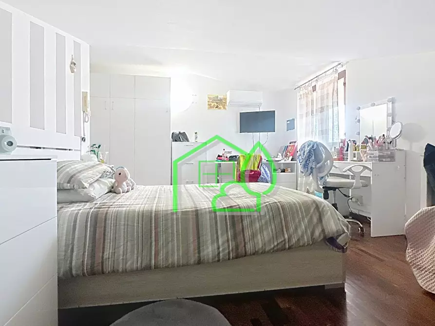 Immagine 23 di Villetta a schiera in vendita  a Viareggio