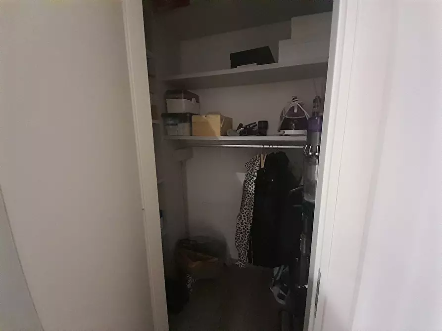 Immagine 21 di Appartamento in vendita  a Massa